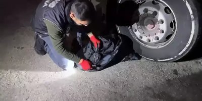 TIR'daki montun cebinde 516 gram kokain ele geçirildi, 2 kişi tutuklandı!