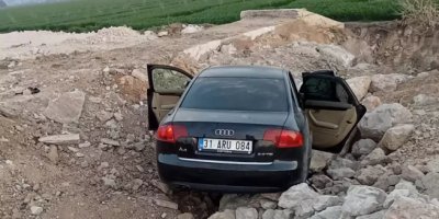 Kontrolden çıkan otomobil, yol çalışması yapılan çukura düştü: 5 yaralı