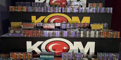 Adana'da bin paket kaçak elektronik sigara kiti ele geçirildi