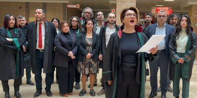 Çağdaş Hukukçular Derneği, Adana Adliyesi'nde tutuklamaları eleştirdi!