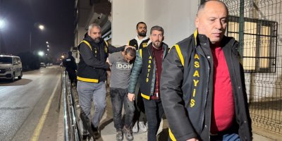 3 gün boyunca AVM havalandırmasında saklanan hırsız yakalandı