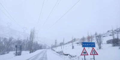 Adana’nın yüksek kesimlerinde kar yağışı etki oluyor