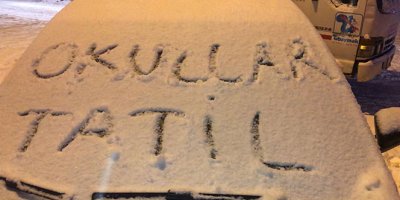 Tufanbeyli'de okullar 1 gün tatil edildi