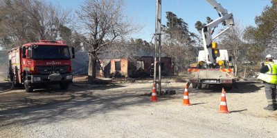 Traktörden çıkan kıvılcım evi küle çevirdi