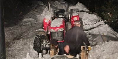 Karda mahsur kalan 15 madenci kurtarıldı