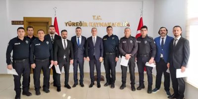 Kaymakam Aksu'dan ilçe emniyet personeline başarı belgesi
