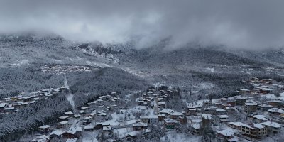 Adana'nın yüksek kesimleri beyaza büründü