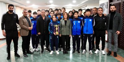 Şampiyonluk Kupasını Oya Tekin'e Aramağan Ettiler