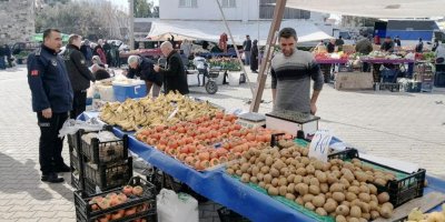 Yumurtalık Belediyesi’nden halk pazarında etiket denetimi