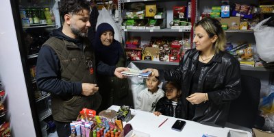Adanalı hayırsever, mahallenin tüm bakkal borcunu ödedi