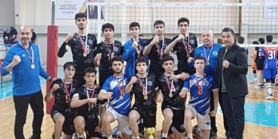Seyhan Belediyespor Kulübü, Adana Voleybol Ligi’nde gençler ve küçükler erkek kategorilerinde Adana Şampiyonu oldu