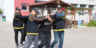 Esnaftan 35 milyon TL haraç isteyen ‘Duygusuzlar' çetesi çökertildi