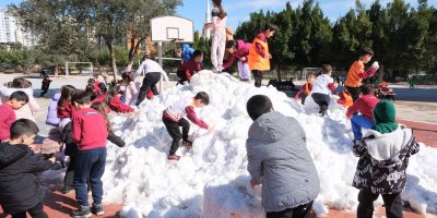 Kara hasret Adanalı çocukların kar sevinci