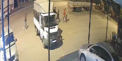 Bıçakla öldürülen gence saldırı anları güvenlik kamerasında