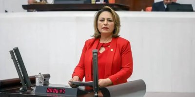 Dr. Müzeyyen Şevkin ''PTT Şubeleri kapanıyor, vatandaş çileden çıkıyor!''