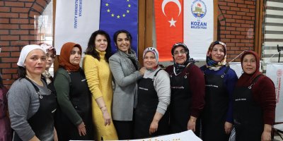 Adana'da kadınlara yöresel yemek kursu