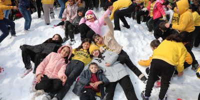 Yüreğirli Çocuklara Kar Sürprizi
