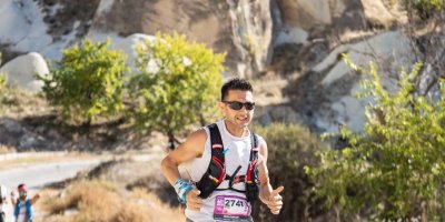 Yürümekte zorlanıyordu, şimdi maratonda koşuyor