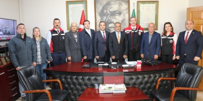 Yaşar Özkan: “Bölgemizde son dönemde yaşanan afette zarar gören çiftçilerimizin yanındayız”