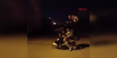 Adana'dan ilginç görüntüler: elektrikli bisiklete beş kişi bindiler!