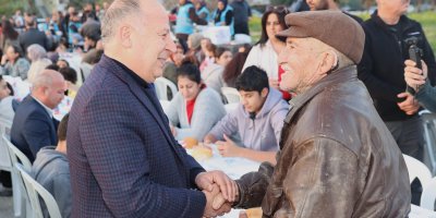 Yüreğir Belediyesi İftar Sofraları Binlerce Kişiyi Ağırlıyor