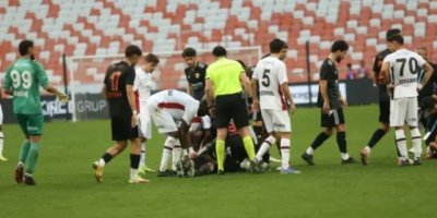 Futbolcu bayıldı, sağlık görevlileri ortadan kayboldu!