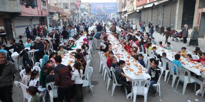 Yüreğir'de Binlerce Kişi İftarda Buluşuyor Yüreğir’de İftar Coşkusu Devam Ediyor