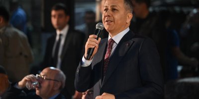 İçişleri Bakanı Ali Yerlikaya gençlere seslendi; Onların yanına yaklaşmayın içtikleri sudan içmeyin!