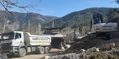 Saimbeyli'de yol bakım ve genişletme çalışmaları