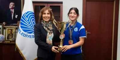 Seyhan Belediyesporlu Bülgen Türkiye şampiyonu