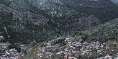 Feke'de kar görsel şölen sundu