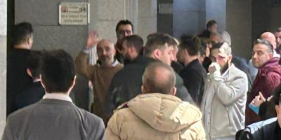 Gazeteci İsmail Saymaz'a ev hapsi verildi!