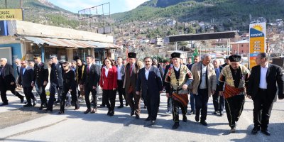 Adana Feke'de kurtuluş coşkusu