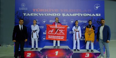 Adanalı sporculardan Taekwondo Türkiye Şampiyonası'nda büyük başarı