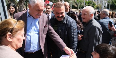 Zeydan Karalar ve eşi Nuray Karalar, CHP’nin Cumhurbaşkanı adayını belirlemek için oy kullandı