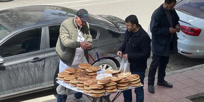 Adana'da Ramazan Gülü Sokaklarda Satışta