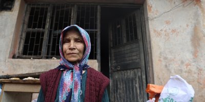 Acı hayat: Tarım işçisi annenin evi kül oldu, oğluna aldığı çeyizler de yandı