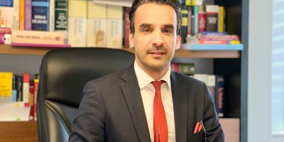 CHP Çukurova İlçe Başkanı Av. Ümit Arif Özsoy: Demokrasiye ve hukukun üstünlüğüne güveniyoruz" dedi.