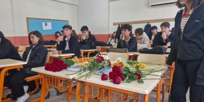 Kazada hayatını kaybeden lise öğrencisi okulunda anıldı