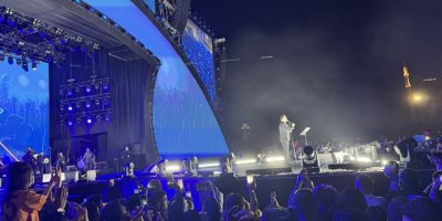 Şarkıcı Alişan Adana'da konser verdi