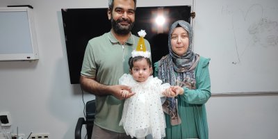 Minik Asel 1'inci yaşını hastanede kutladı