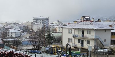 Adana'ya nisanda kar yağdı