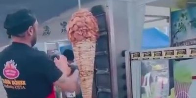 Karnavalda bir dönerci rezaleti daha