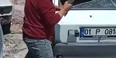 Kaportacıya kızdı, boyası dökülen aracının camlarını sopayla kırdı
