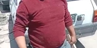 Kaportacıya kızdı, boyası dökülen aracının camlarını sopayla kırdı