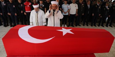 Şehit polis Esat Koyuncu'nun naaşı Adana'da toprağa verildi