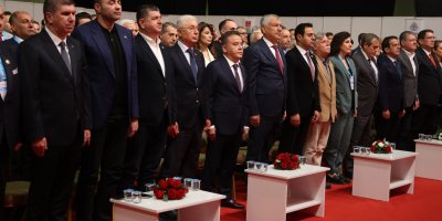 Zeydan Karalar, “Merkezi Yönetim belediyelerimizin yanında olmalı, işini kolaylaştırmalı.”