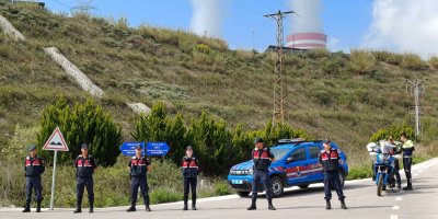 Köylüler, kül yağdıran termik santral için eylem yaptı