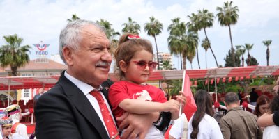 Zeydan Karalar koltuğunu Ezgi Neva’ya teslim etti