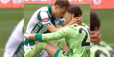 Yusuf Erdoğan maç bitiminde genç kaleciye sarıldı